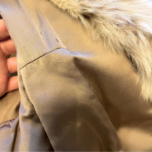 Custom Genuine Vintage Arctic Fox Fur Coat - Excellent Condition, Well Cared For - Picture 12 of 13